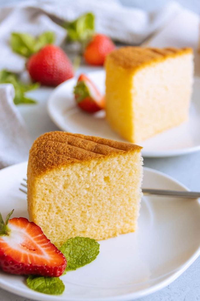 genoise sponge cake slice